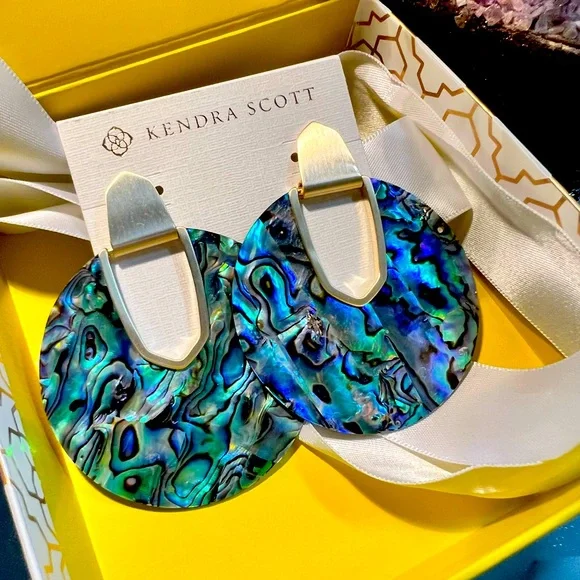 NWT Kendra Scott RARE & Retired Diane Earrings Abalone Yellow Gold STUNNING! - Picture 5 of 14